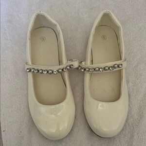 Elegant White Kids Shoes with Rhinestone Strap